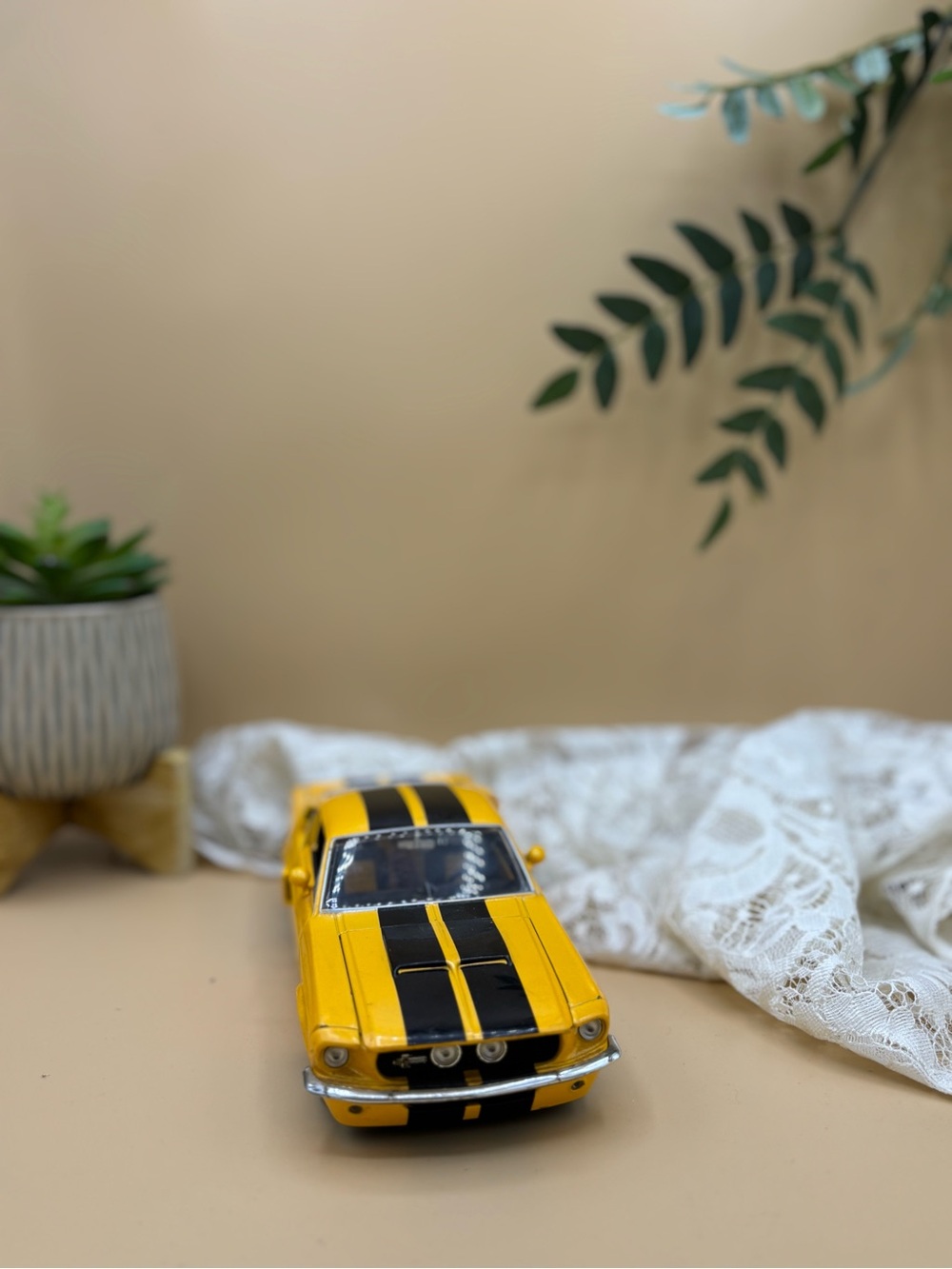 1:24 scale diecast model of a 1967 Shelby GT-500KR from Jada Toys'